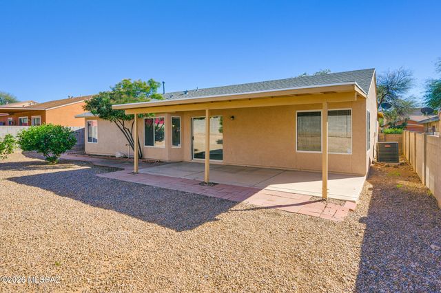 10235 E Rainbow Meadow Drive, Tucson, AZ 85747