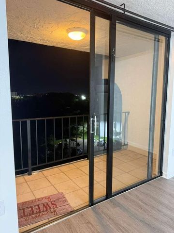9682 Fontainebleau Boulevard 603, Miami, FL 33172