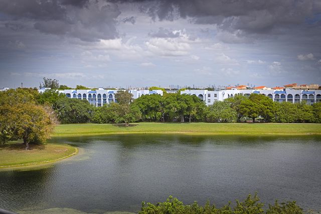 9682 Fontainebleau Boulevard 603, Miami, FL 33172