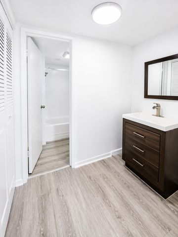 9682 Fontainebleau Boulevard 603, Miami, FL 33172