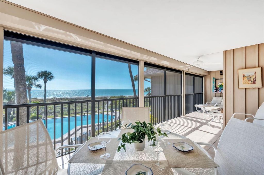 Image 2 of property listing at 5635 GULF OF MEXICO DRIVE 202, Longboat Key, FL 34228