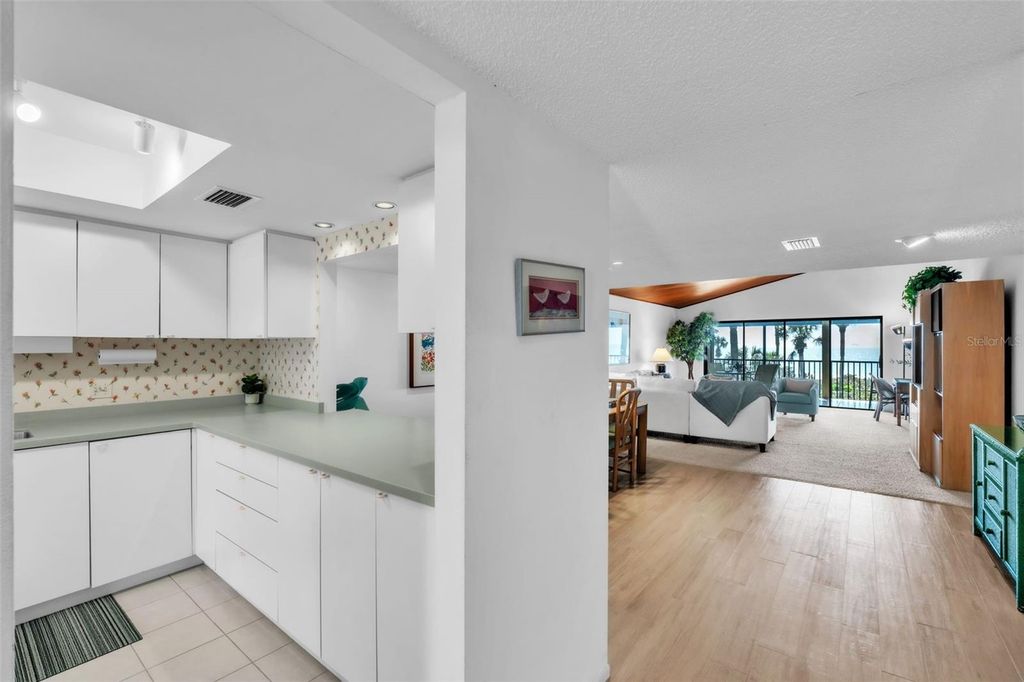 Image 12 of property listing at 5635 GULF OF MEXICO DRIVE 202, Longboat Key, FL 34228