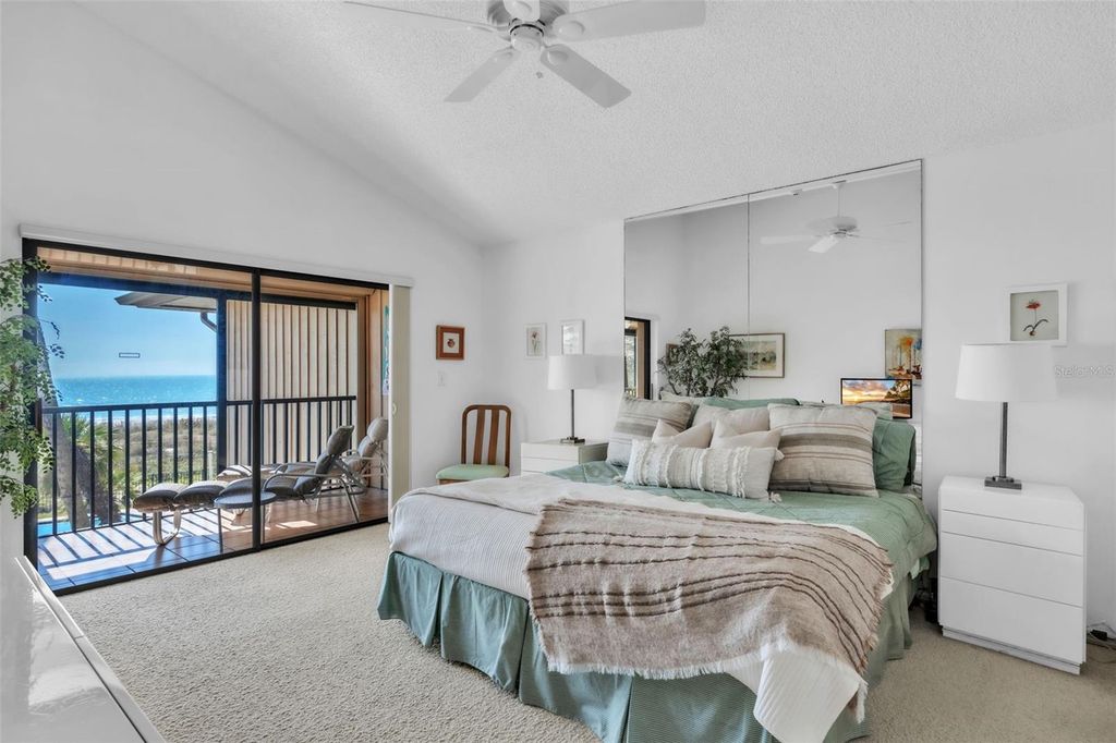 Image 22 of property listing at 5635 GULF OF MEXICO DRIVE 202, Longboat Key, FL 34228