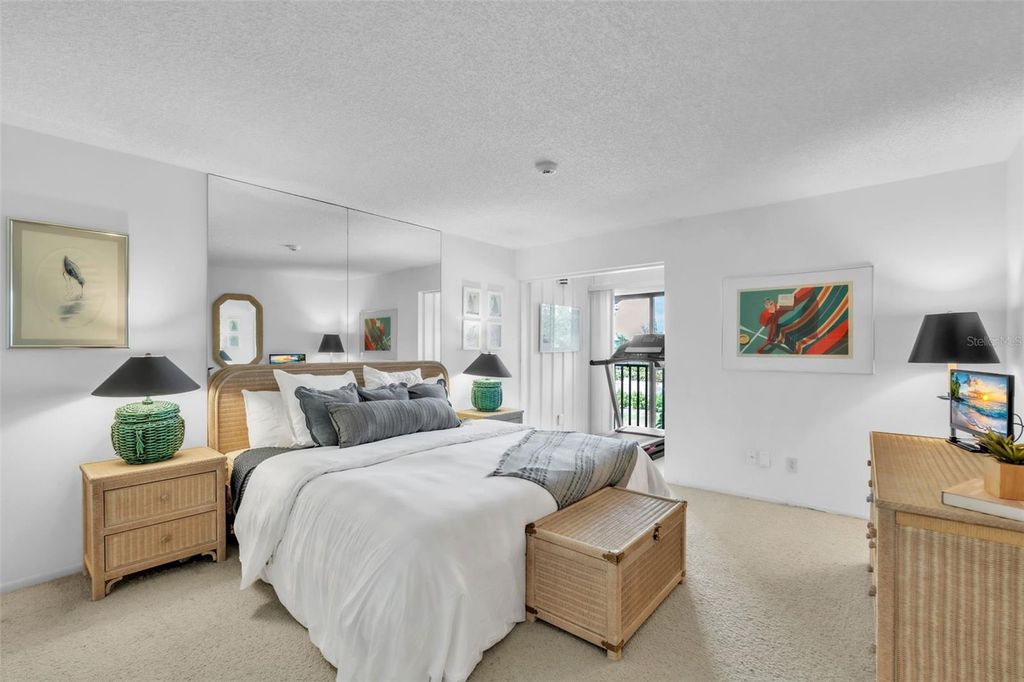 Image 31 of property listing at 5635 GULF OF MEXICO DRIVE 202, Longboat Key, FL 34228