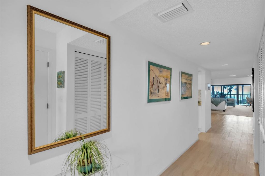 Image 36 of property listing at 5635 GULF OF MEXICO DRIVE 202, Longboat Key, FL 34228