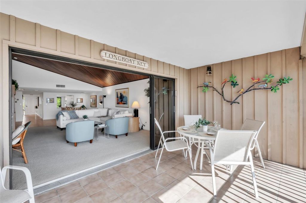 Image 37 of property listing at 5635 GULF OF MEXICO DRIVE 202, Longboat Key, FL 34228