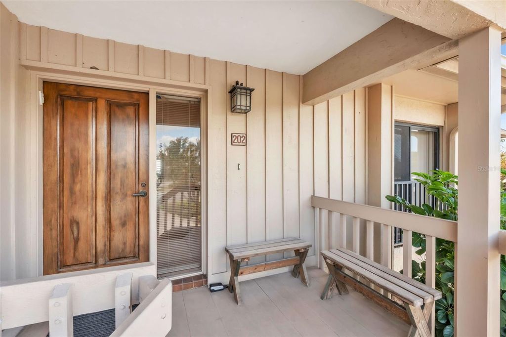 Image 43 of property listing at 5635 GULF OF MEXICO DRIVE 202, Longboat Key, FL 34228