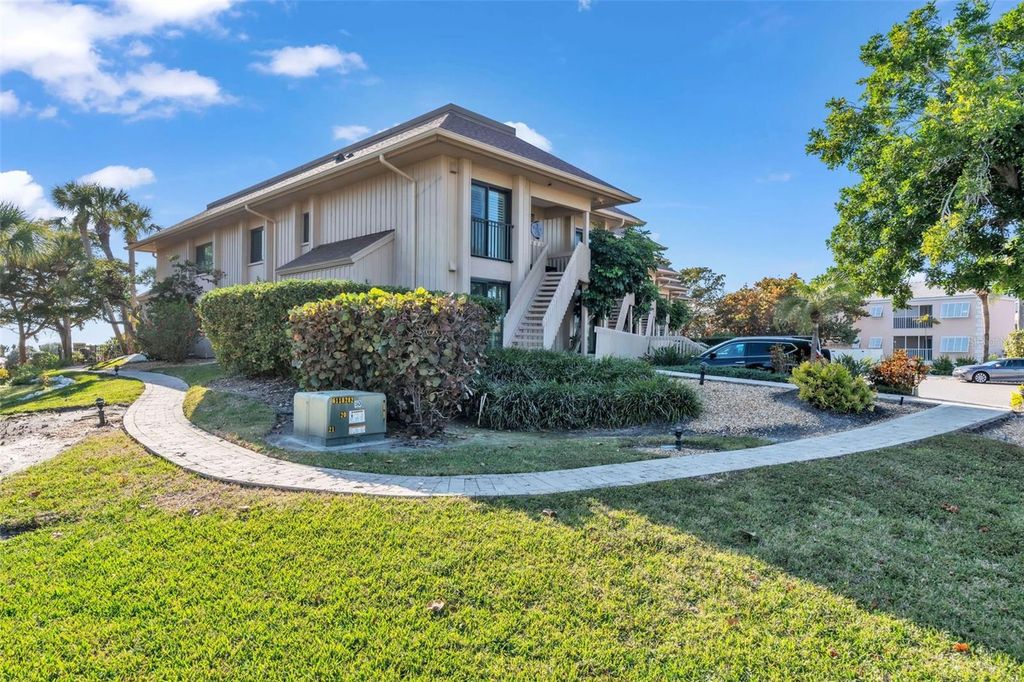 Image 45 of property listing at 5635 GULF OF MEXICO DRIVE 202, Longboat Key, FL 34228