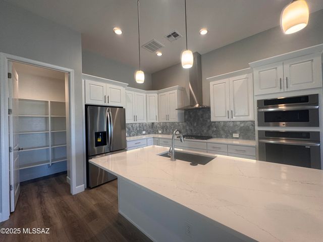 61486 E Travertine Street, Oracle, AZ 85623