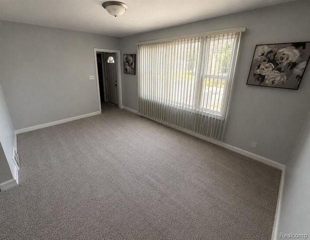 6023 Casmere Street, Hamtramck, MI 48212