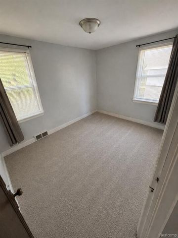 6023 Casmere Street, Hamtramck, MI 48212