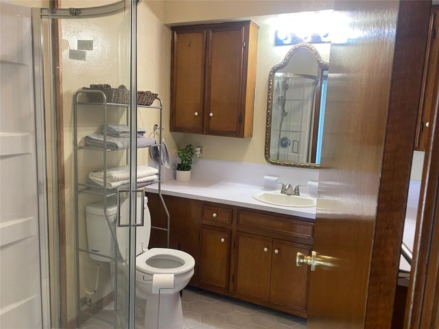 902 S Holly Avenue, Cleveland, TX 77327