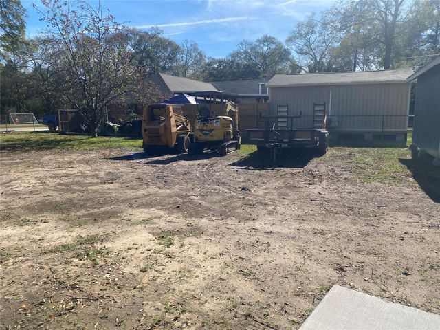 902 S Holly Avenue, Cleveland, TX 77327