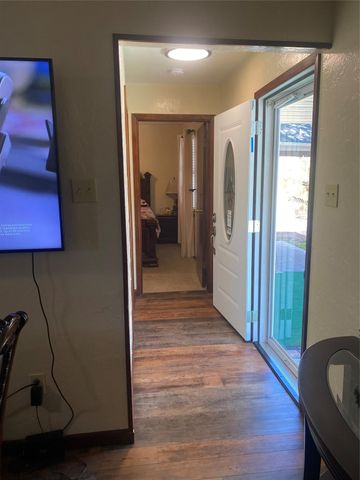 902 S Holly Avenue, Cleveland, TX 77327