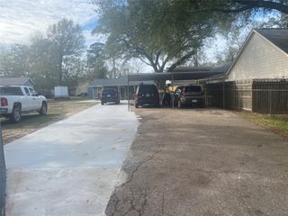 902 S Holly Avenue, Cleveland, TX 77327