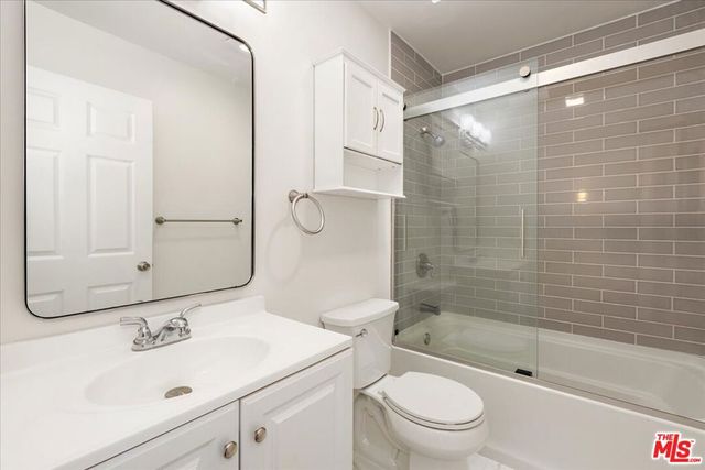 708 N Eucalyptus Avenue 104, Inglewood, CA 90302