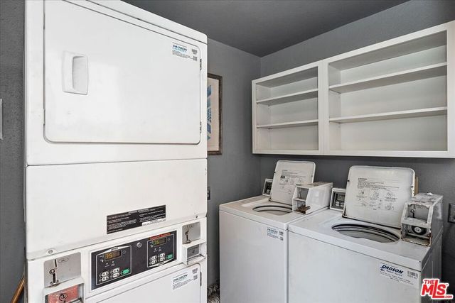 708 N Eucalyptus Avenue 104, Inglewood, CA 90302