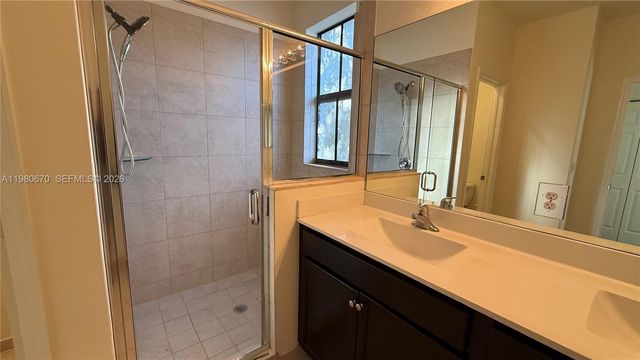 10348 W 33rd Ln 10348, Hialeah, FL 33018