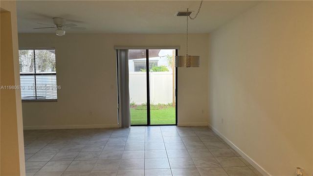 10348 W 33rd Ln 10348, Hialeah, FL 33018