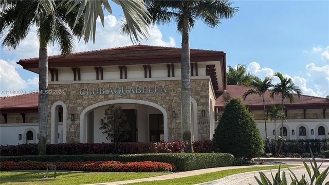 10348 W 33rd Ln 10348, Hialeah, FL 33018