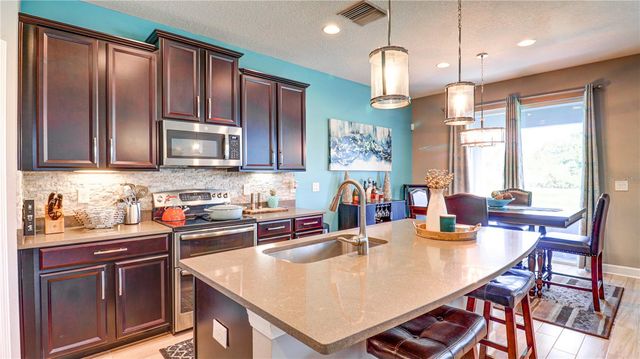 7651 WINDCHASE WAY, Wesley Chapel, FL 33545