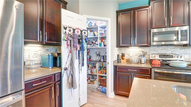7651 WINDCHASE WAY, Wesley Chapel, FL 33545