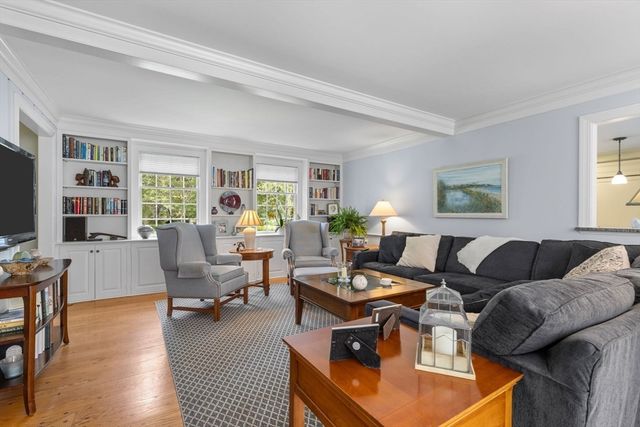 101 Two Ponds Road, Falmouth, MA 02540