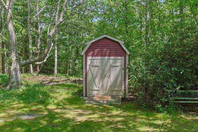 101 Two Ponds Road, Falmouth, MA 02540