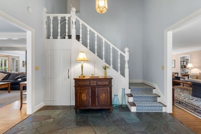 101 Two Ponds Road, Falmouth, MA 02540