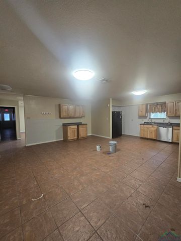 414 S Center St., Longview, TX 75601