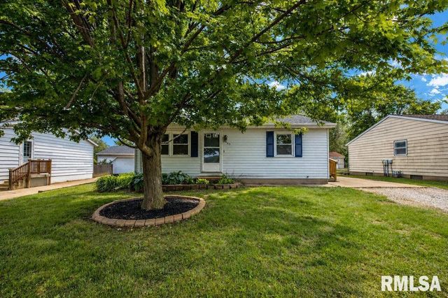 2003 CHICORY Road, Pekin, IL 61554