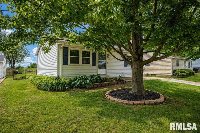 2003 CHICORY Road, Pekin, IL 61554