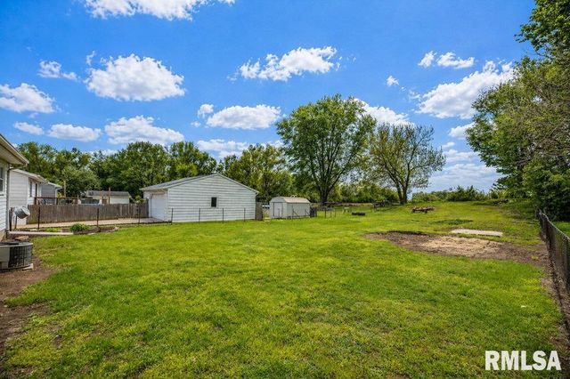 2003 CHICORY Road, Pekin, IL 61554