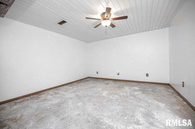 2003 CHICORY Road, Pekin, IL 61554