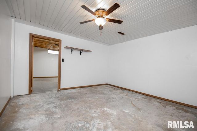 2003 CHICORY Road, Pekin, IL 61554