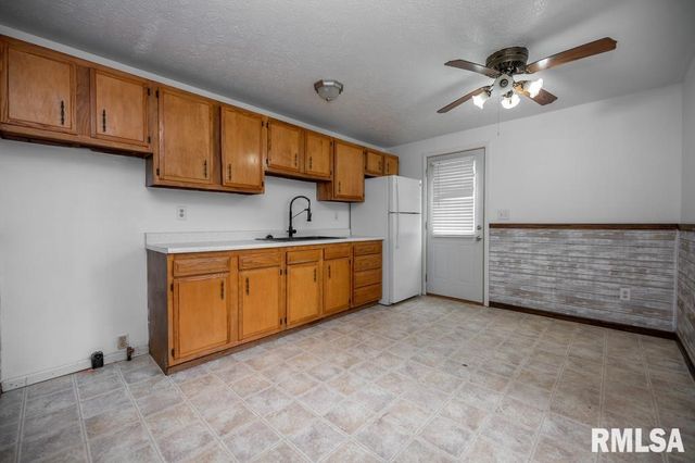 2003 CHICORY Road, Pekin, IL 61554