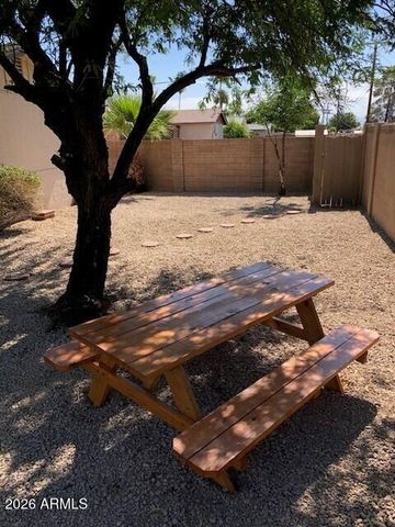 6901 E LATHAM Street, Scottsdale, AZ 85257