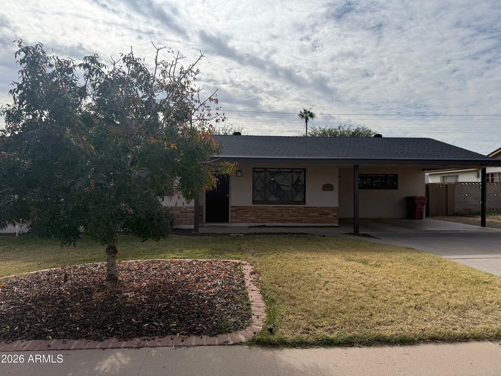 6901 E LATHAM Street, Scottsdale, AZ 85257