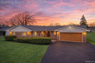 7461 Biscayne Avenue, White Lake, MI 48383