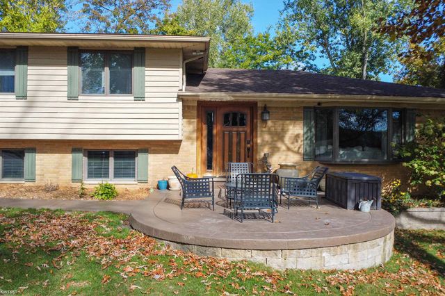 1244 Pomona Court, Fenton Twp, MI 48430