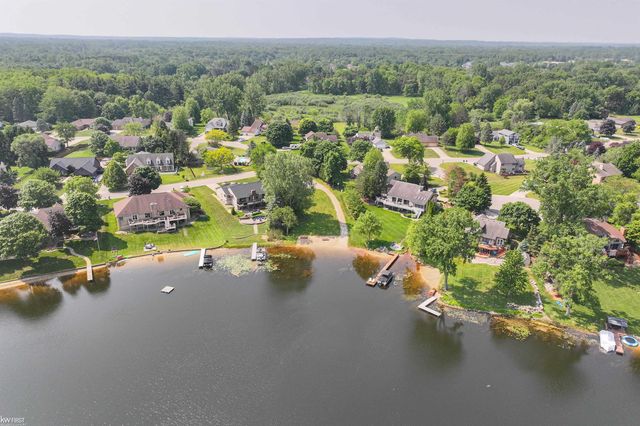 1244 Pomona Court, Fenton Twp, MI 48430