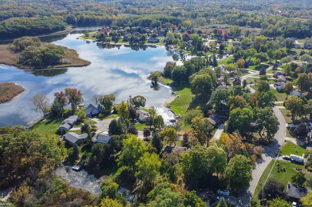 1244 Pomona Court, Fenton Twp, MI 48430