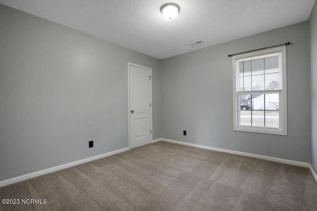 412 Midnight Drive, Richlands, NC 28574