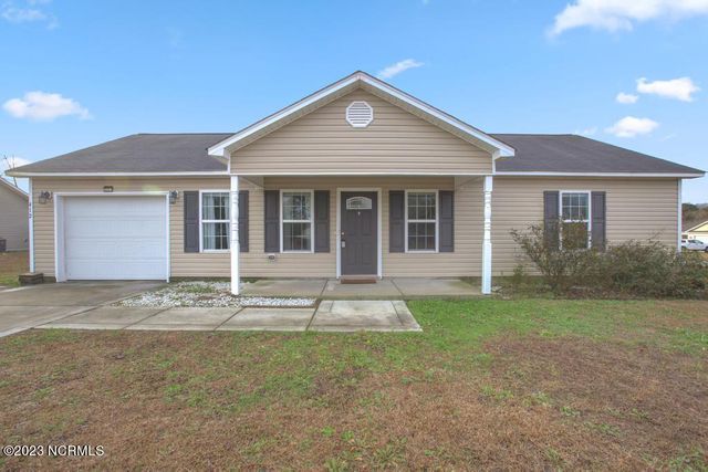 412 Midnight Drive, Richlands, NC 28574