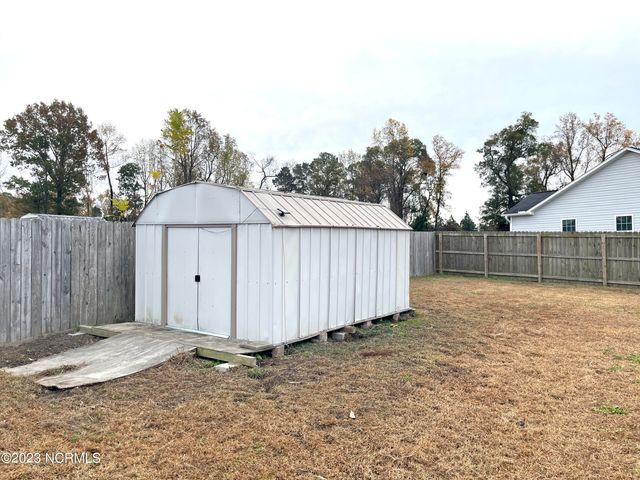 412 Midnight Drive, Richlands, NC 28574