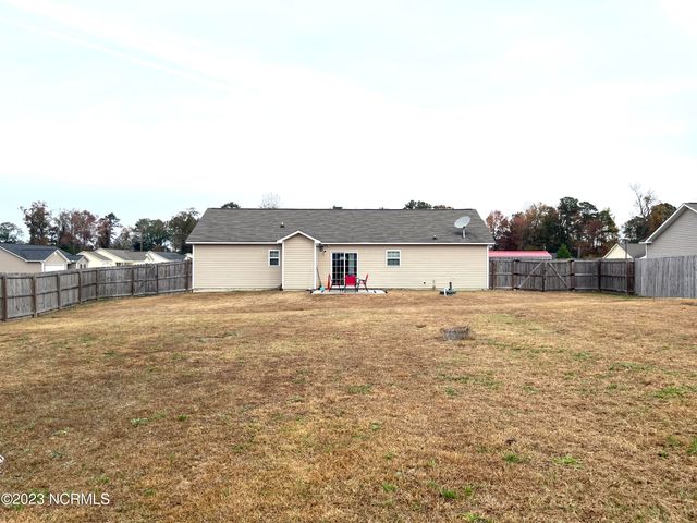 412 Midnight Drive, Richlands, NC 28574