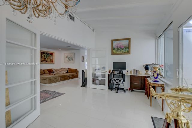 2601 NE 11th Ct, Fort Lauderdale, FL 33304