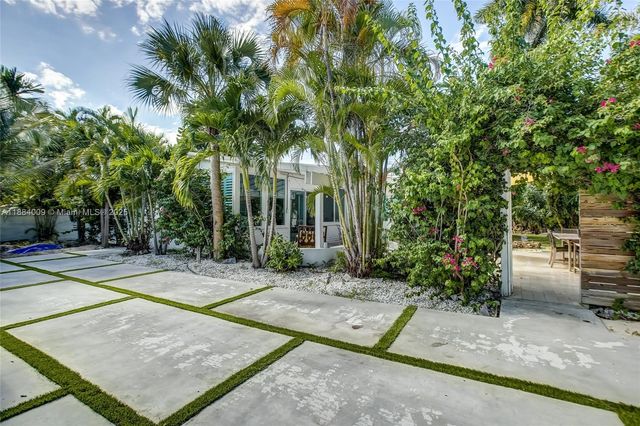 2601 NE 11th Ct, Fort Lauderdale, FL 33304