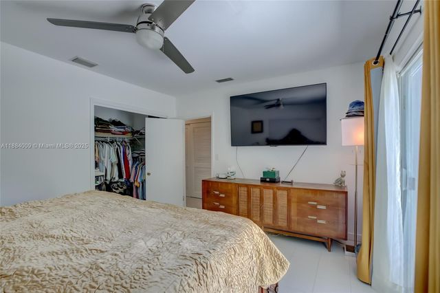 2601 NE 11th Ct, Fort Lauderdale, FL 33304