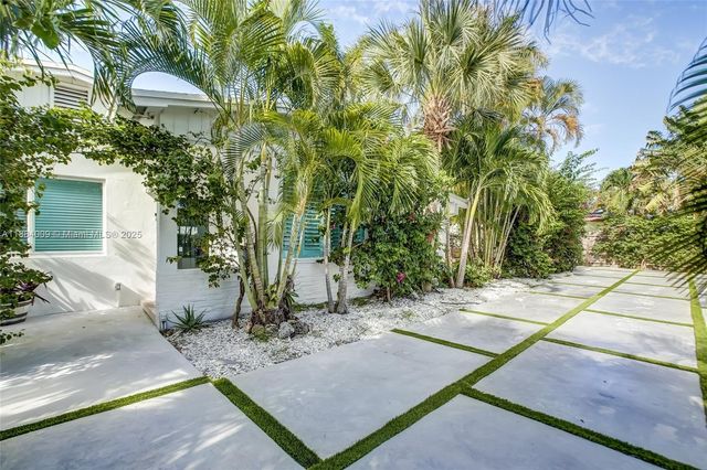 2601 NE 11th Ct, Fort Lauderdale, FL 33304